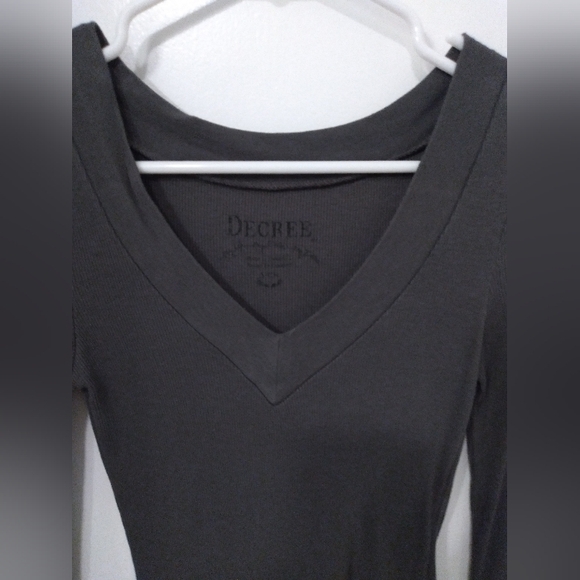 Degree V-Neck tee - Picture 2 of 6